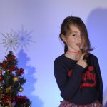 Niña en Navidad