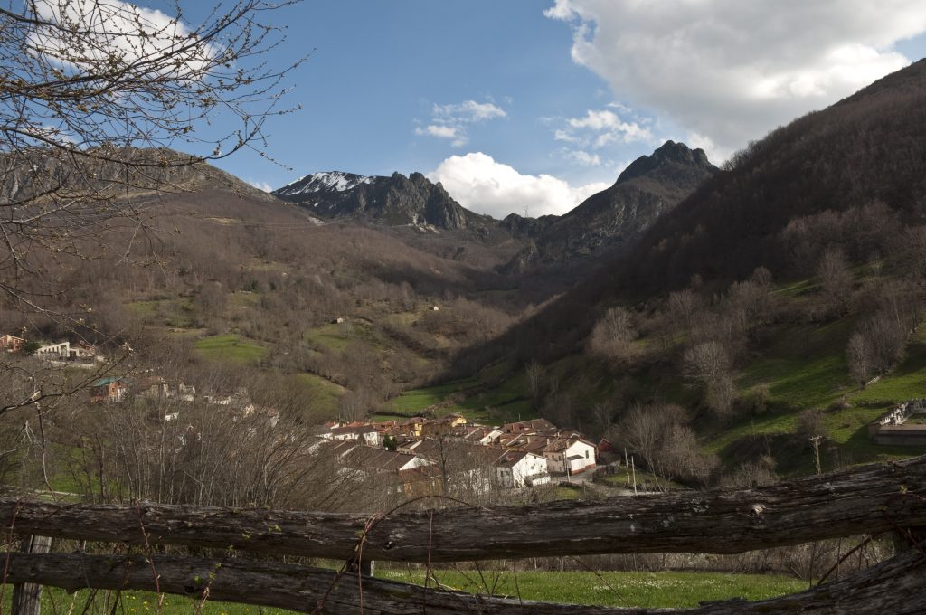 En ruta hacia el puerto de Tarna