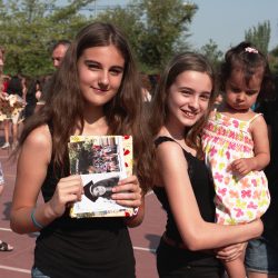 Alumna y orla