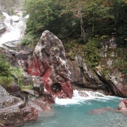 Rocas en río de La Larri
