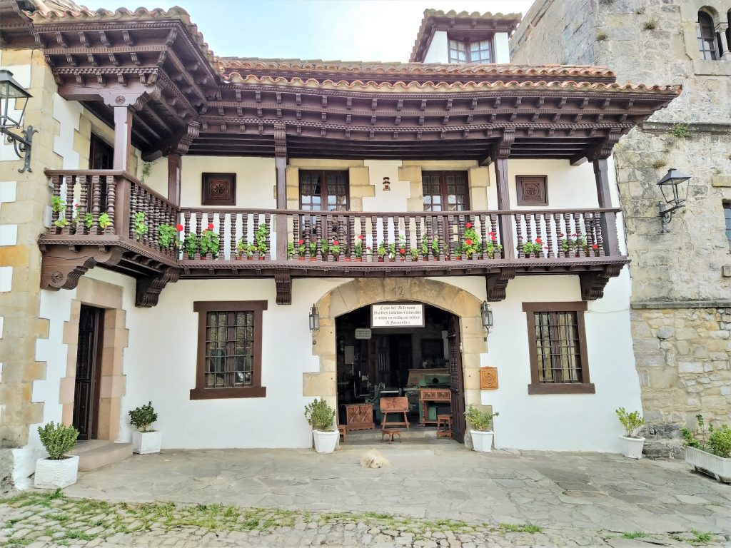 Tienda de muebles artesanos