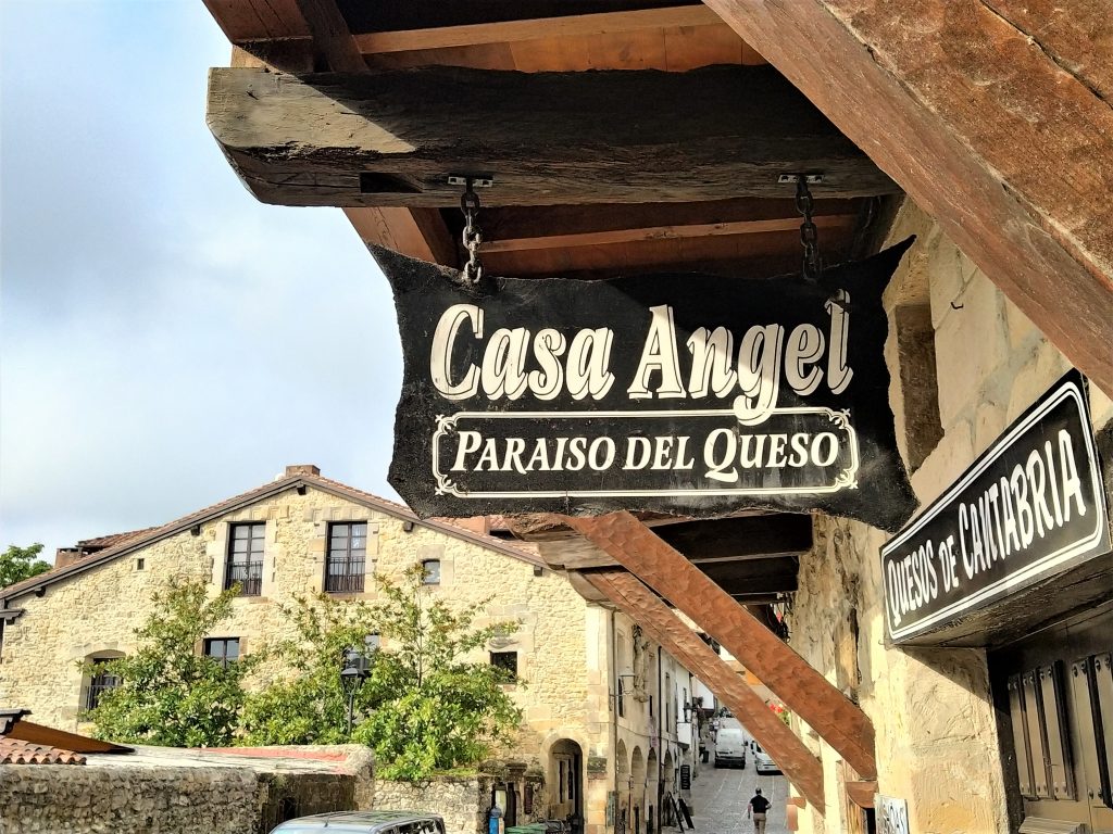 Tienda de quesos típicos