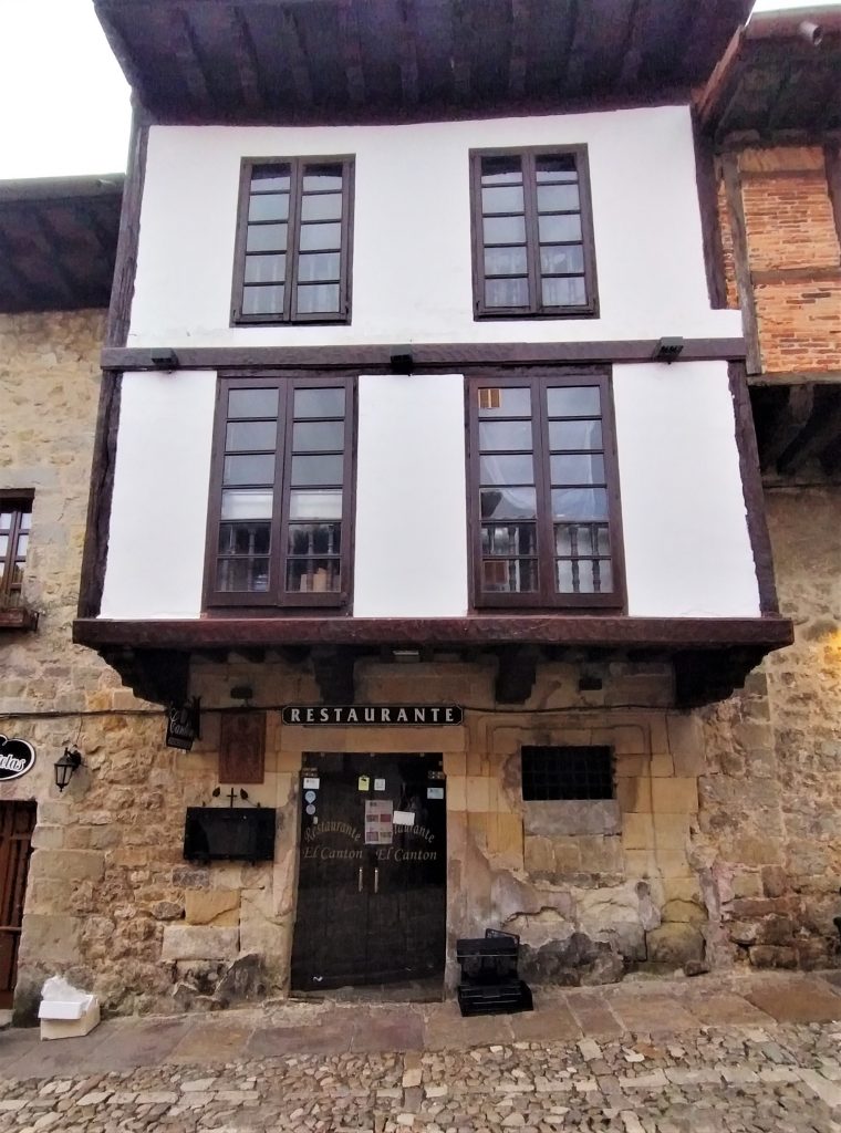 Casona medieval del Restaurante El Cantón, Santillana del Mar