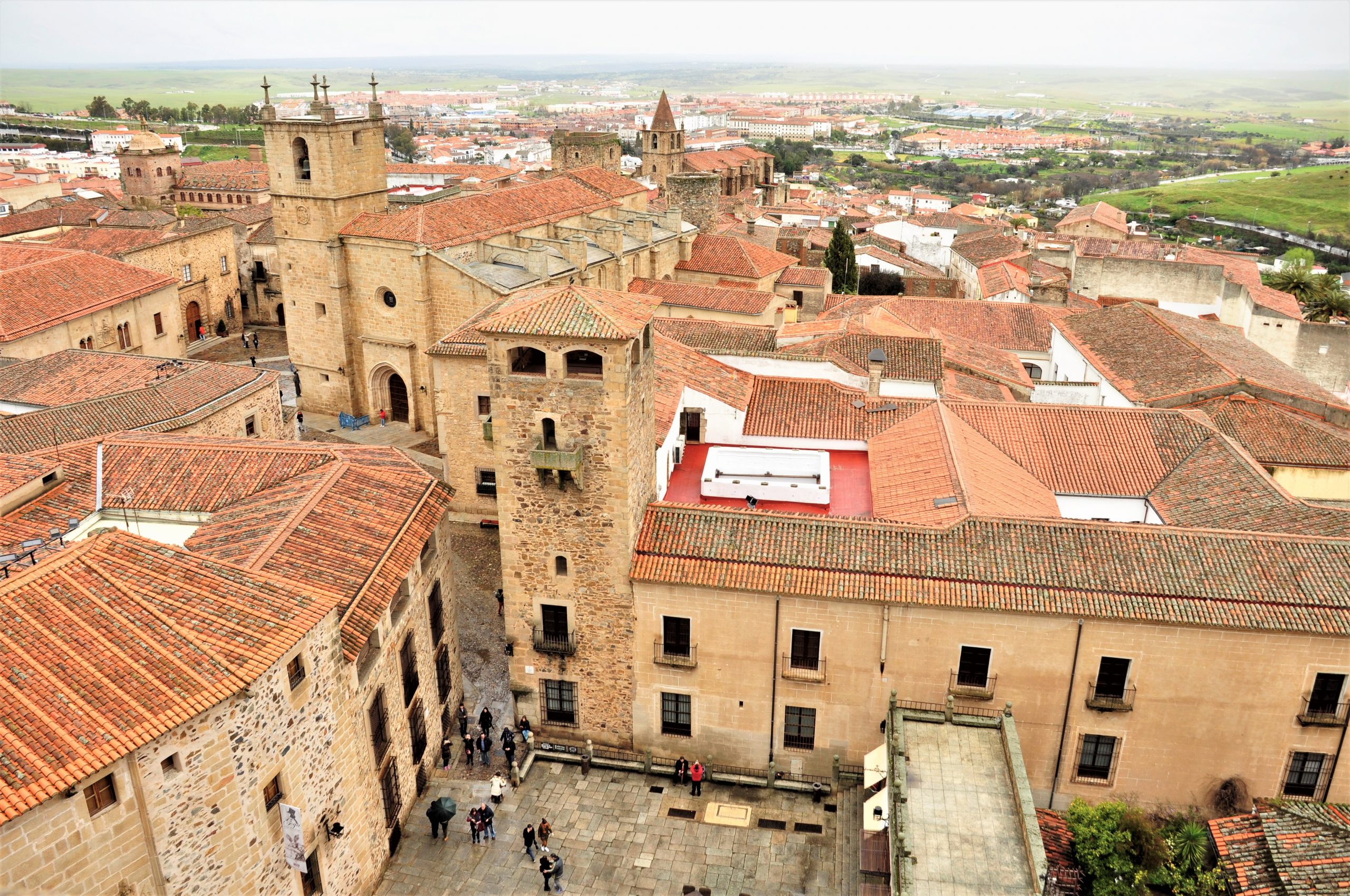 Cáceres: Palacio de los Golfines y plaza de San Jorge