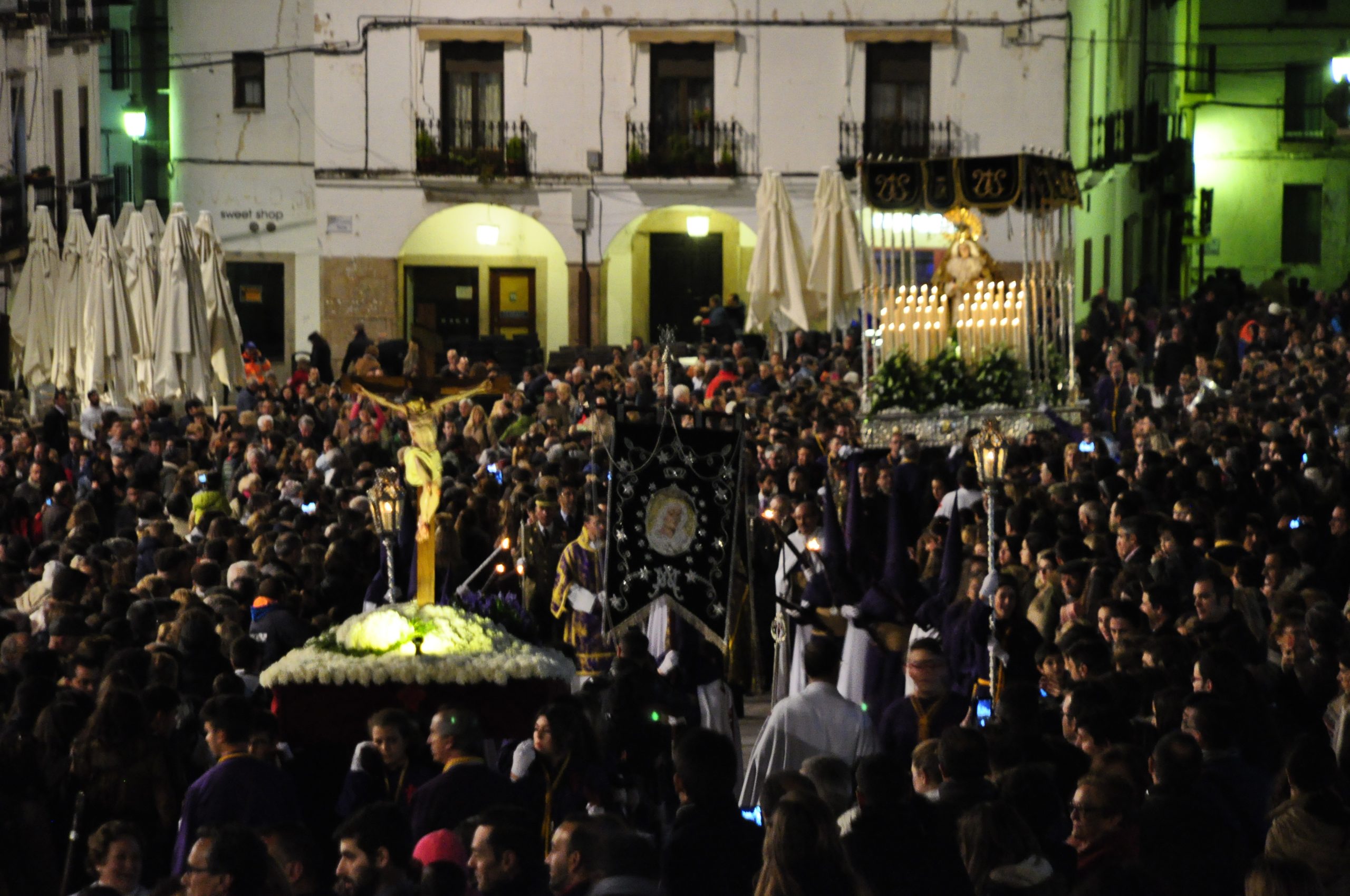 Detalle de la procesión nocturna