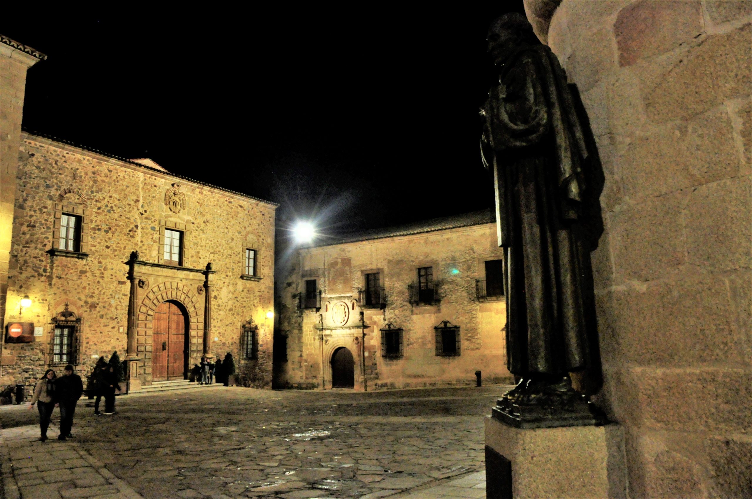 Plaza de Santa María de Noche
