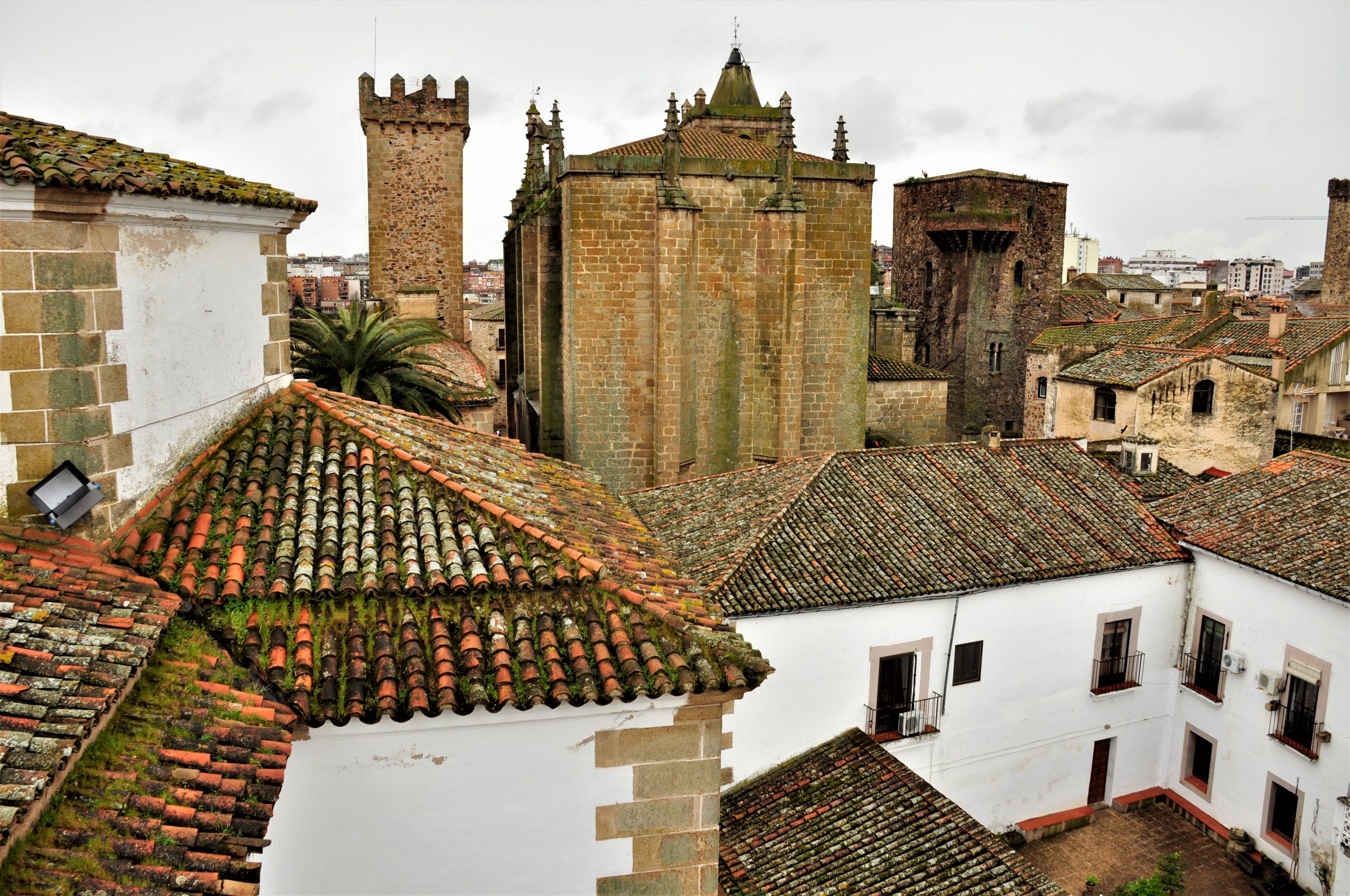 Torre de las Cigüeñas y San Mateo desde San Francisco Javier
