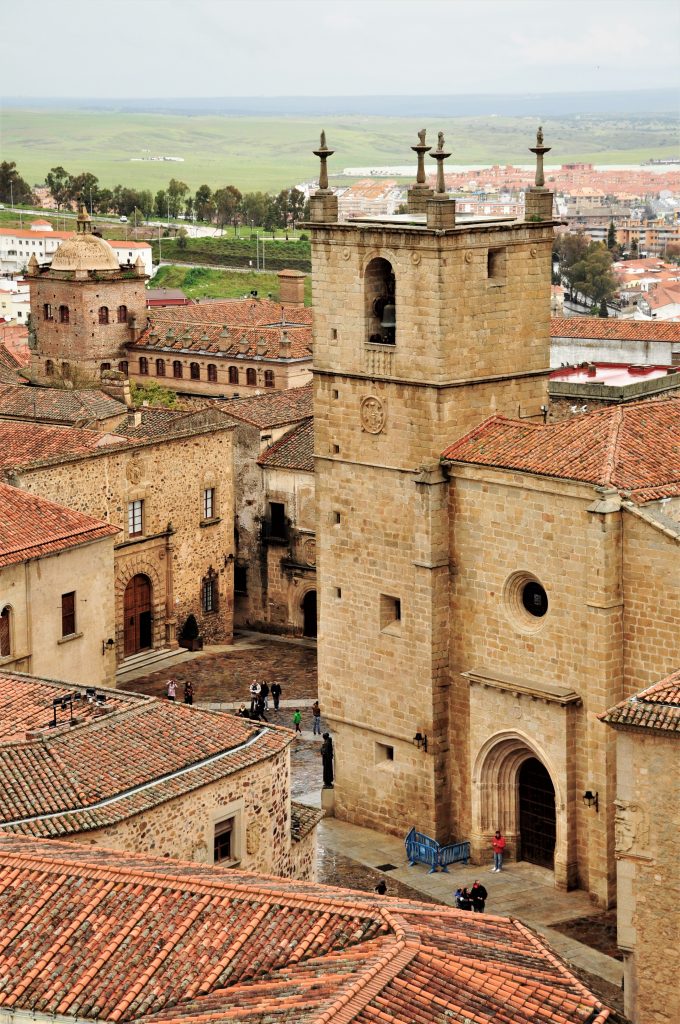 Concatedral de Santa María desde la torre del Palacio de los Golfines