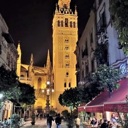 La Giralda desde Mateos Gago