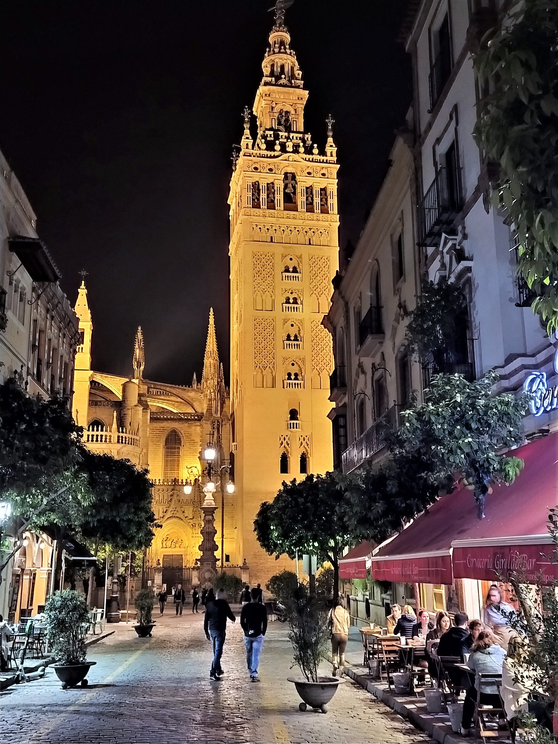La Giralda desde Mateos Gago