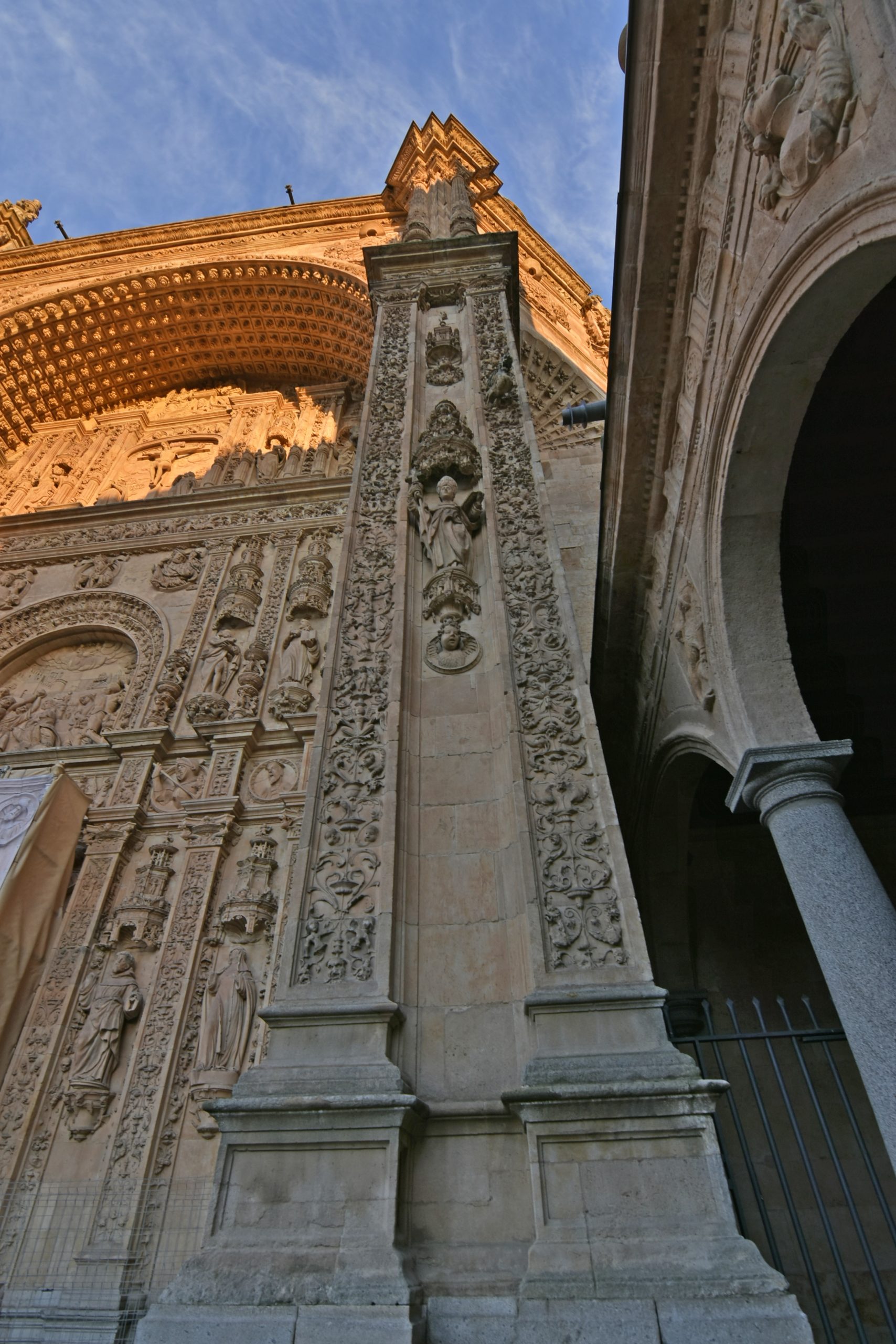 Ornamentos en fachada de San Esteban