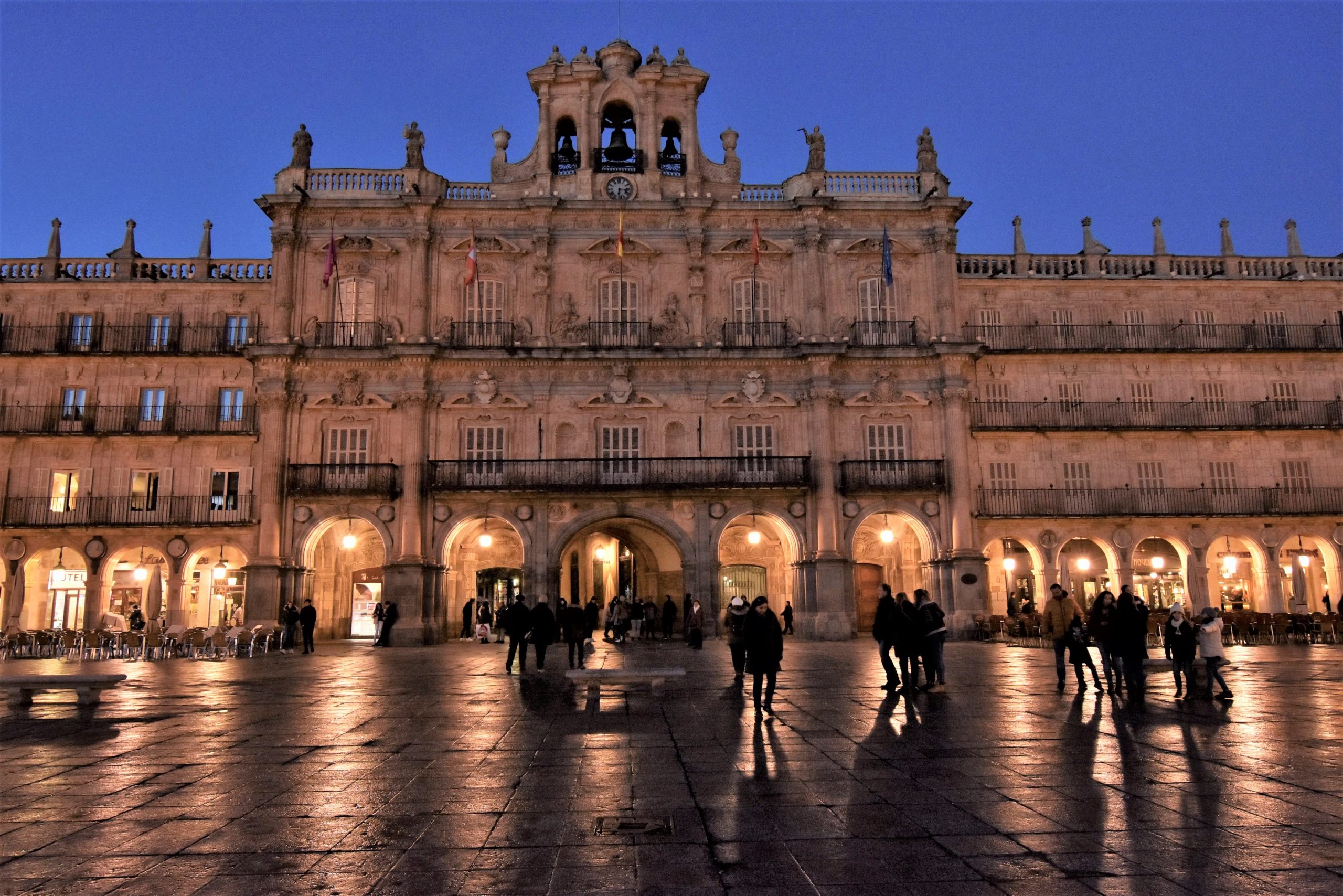 Encendido de las luces en ayuntamiento de Salamanca