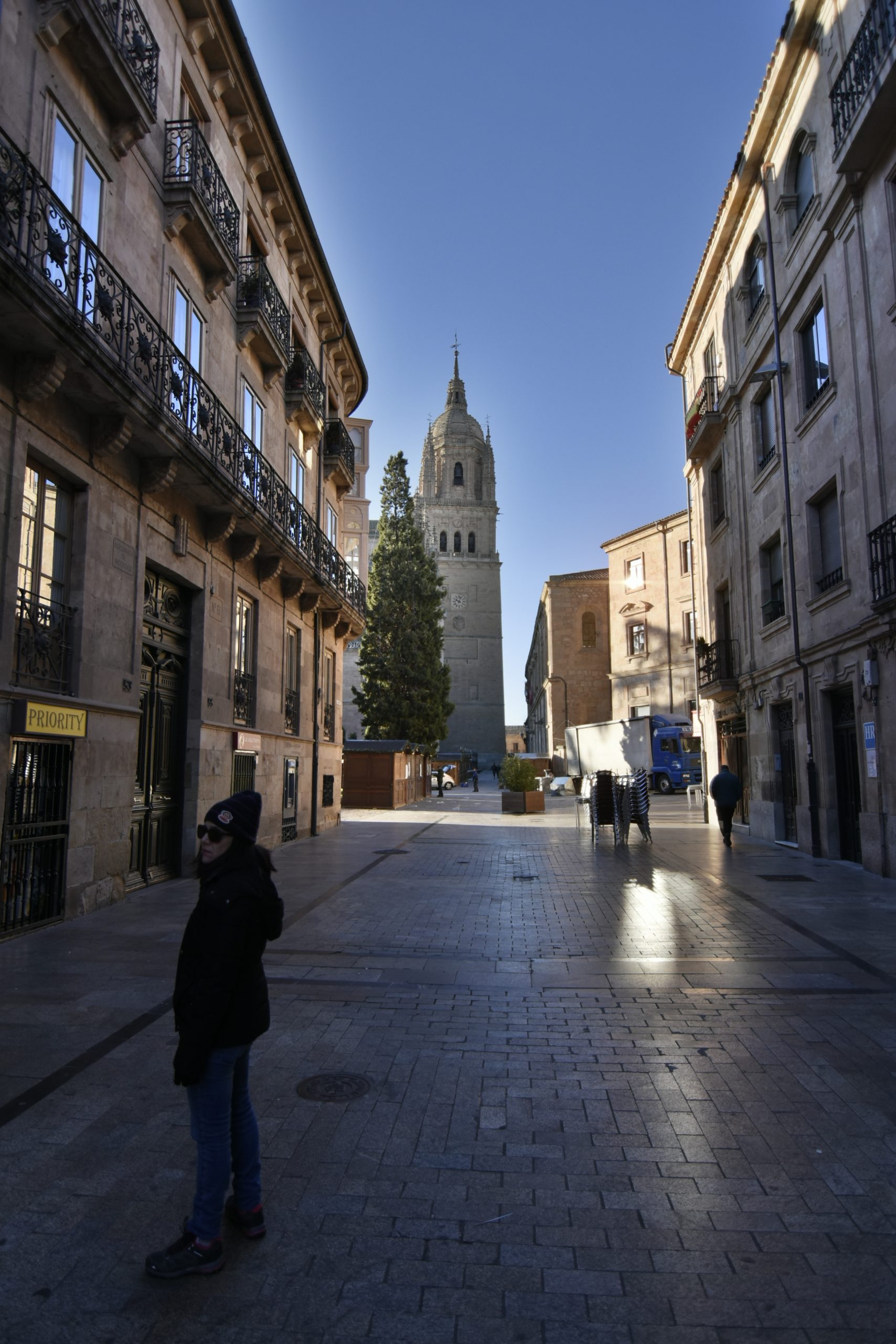 Torre de la Catedral Nueva desde Rua Mayor